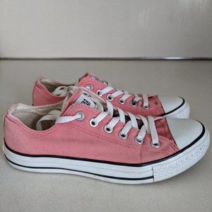 Converse Low Top Sneakers Pink, size 8